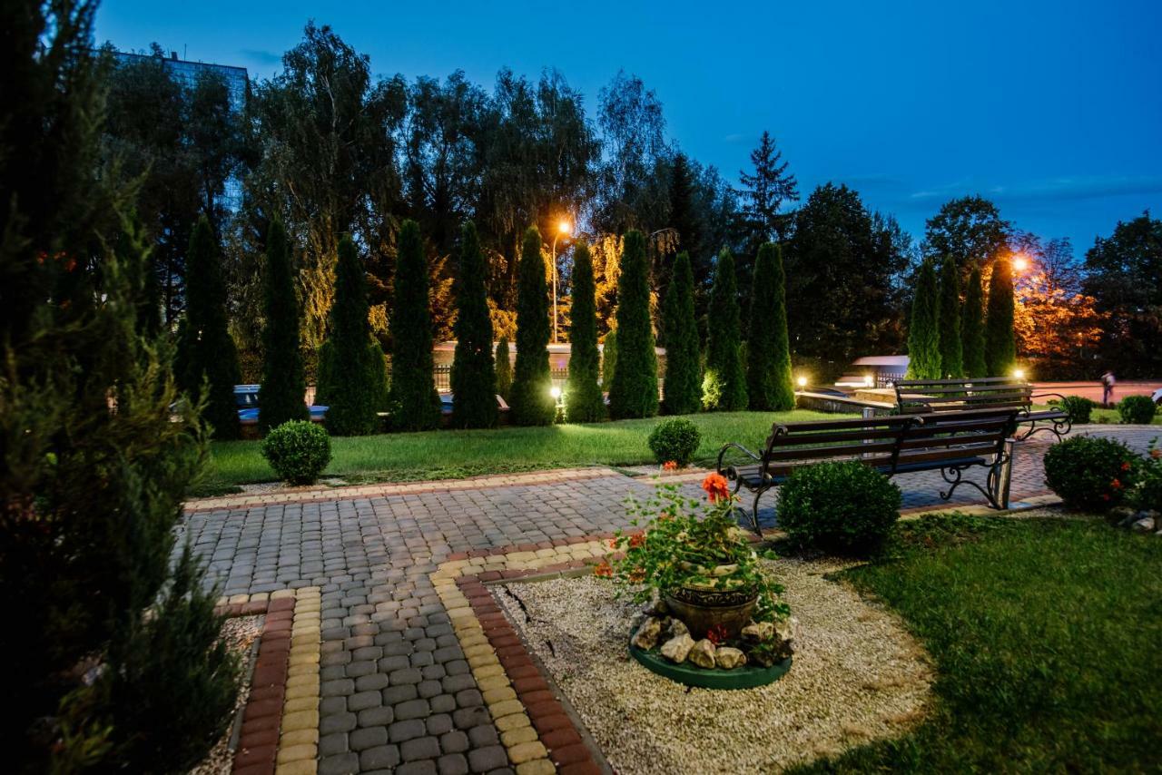 Курортний Готель Золота Корона Truskaveț Exterior foto